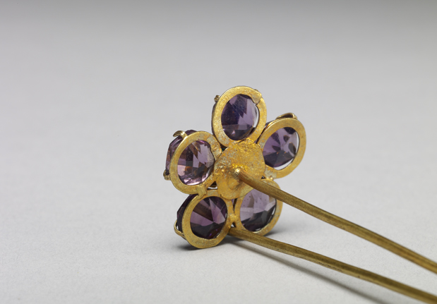 Gilt bronze hairpin decorated with faceted glass inlay.-China Archive